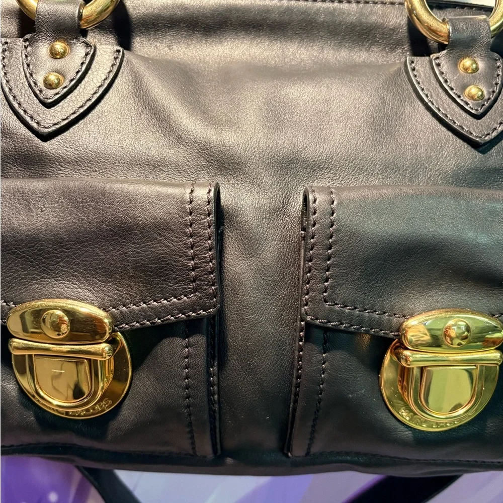 Marc Jacobs Black Leather Shoulder Bag with Gold Hardware - Picture 3 of 10